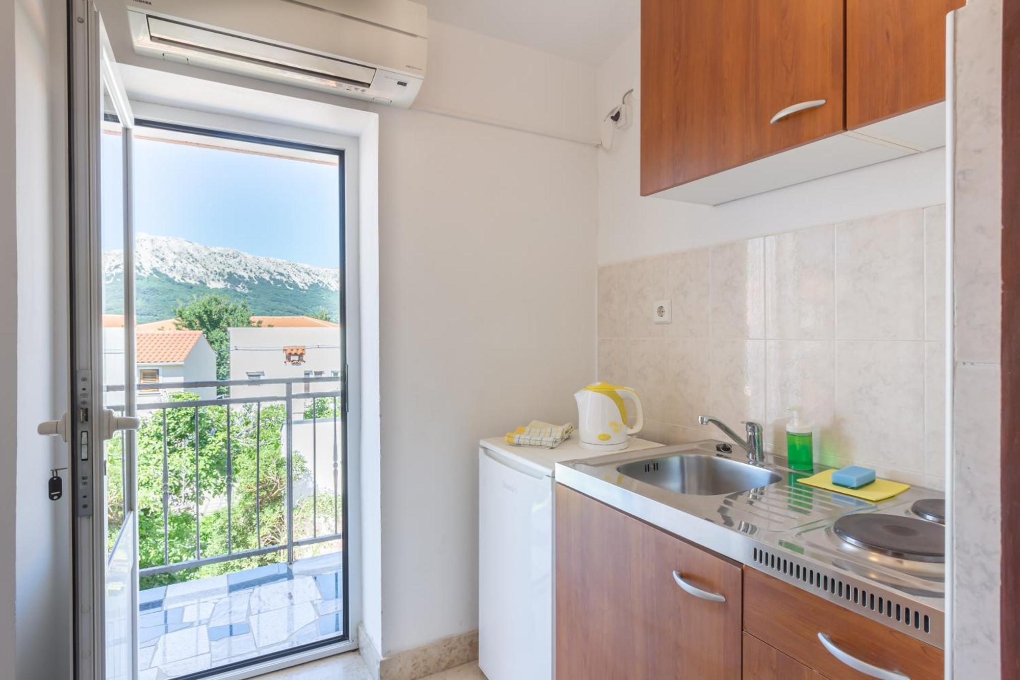 Rooms & Studio Apartments By The Way Baska  Exterior photo